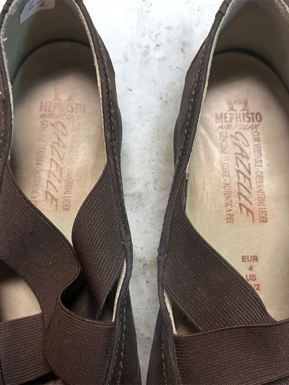 Mephisto Mary Jane Gazelle Air Relax Low Wedge Dark Brown Suede 6.5 Barely Worn